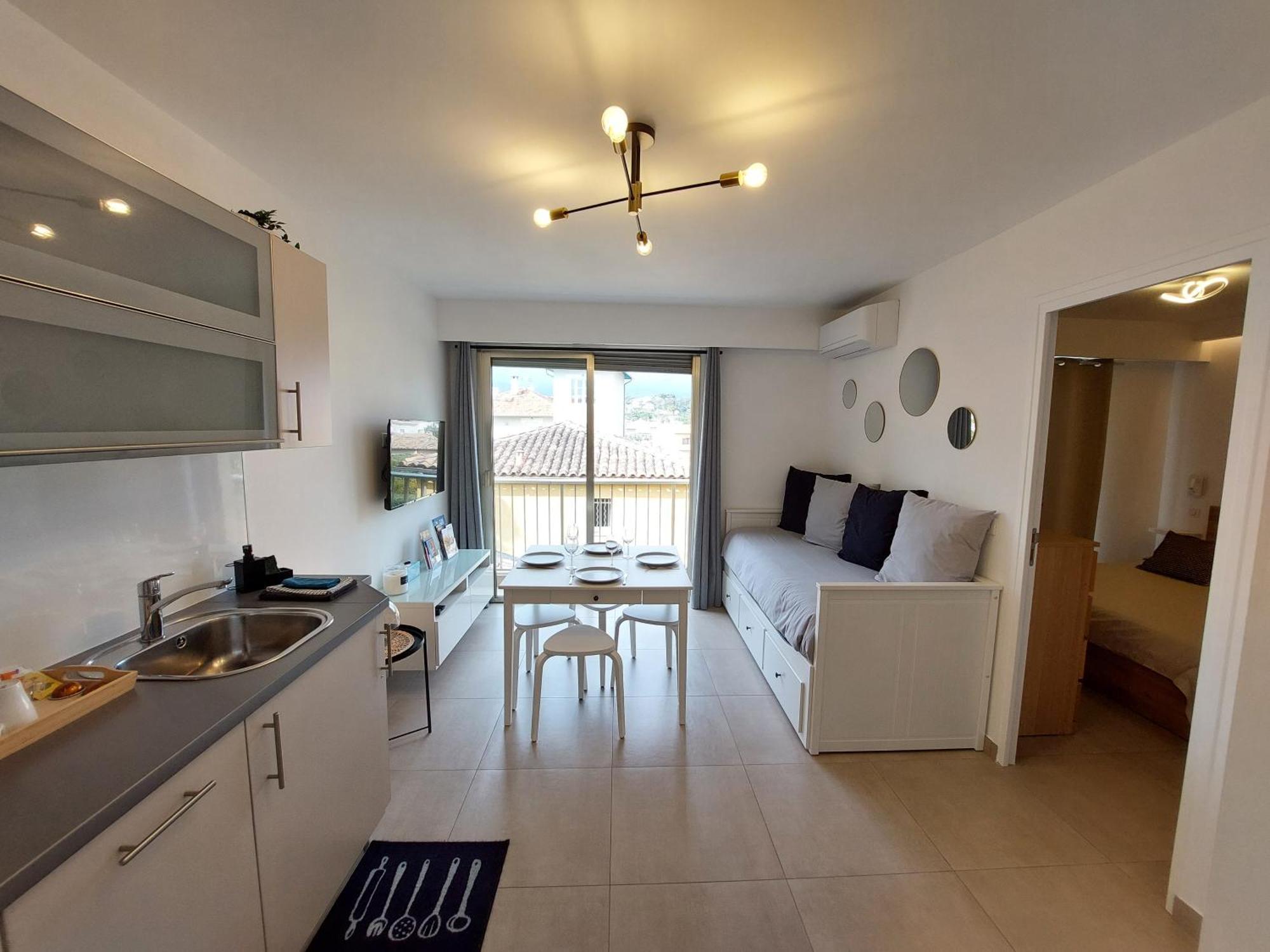 T2 Au Calme, Proche Des Plages, Climatise Et Parking Prive Cagnes-sur-Mer Bagian luar foto